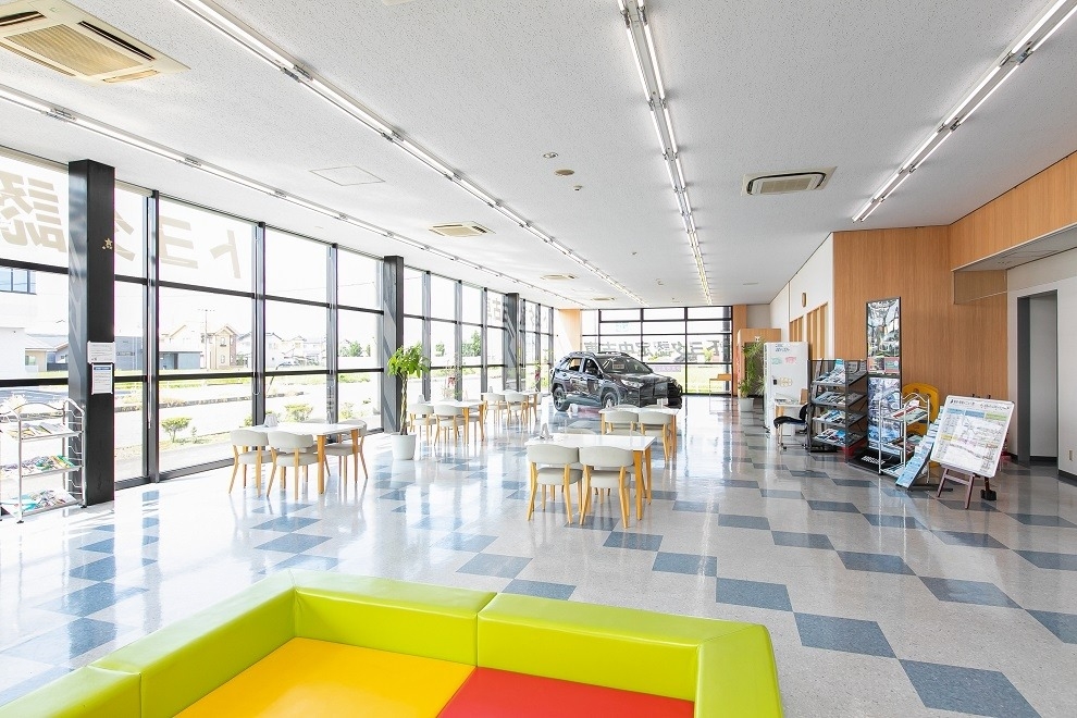 U-大垣店室内上