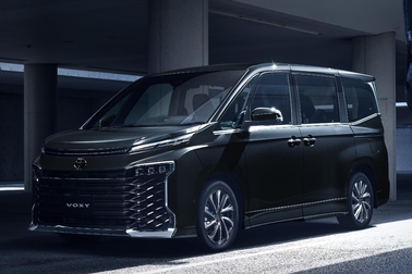 【モデル入り素材】S-Z（ハイブリッド・2WD・7人乗り）