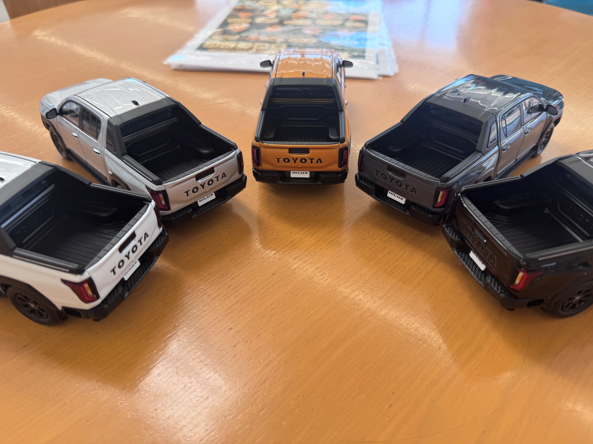 ハイラックス勢ぞろい！！（ミニカー）